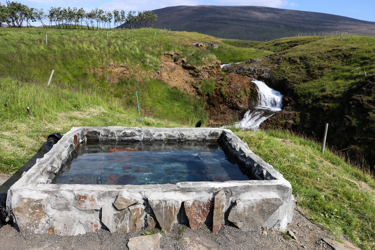 Stóra-Ásgeirsá Farm Stay hot tub